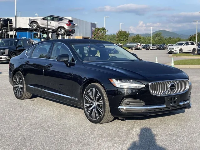 2025 Volvo S90 B6 Plus