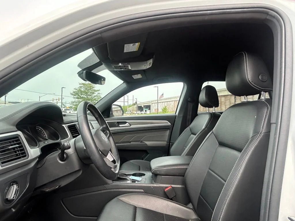 Used 2021 Pure White Volkswagen 2.0T SE w/Technology image 10