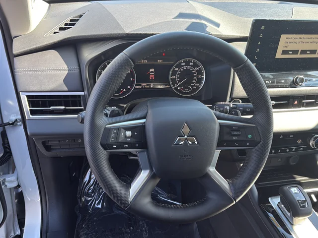 New 2026 White Mitsubishi SE image 13