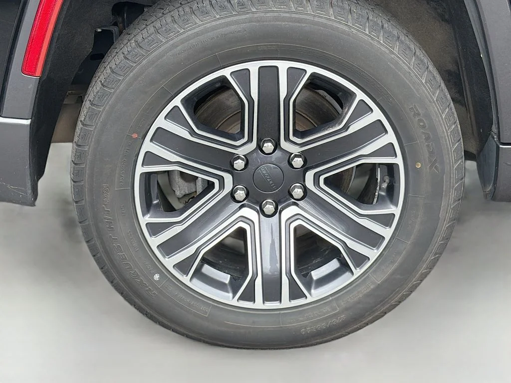Used 2022 Diamond Black Jeep Series III image 10