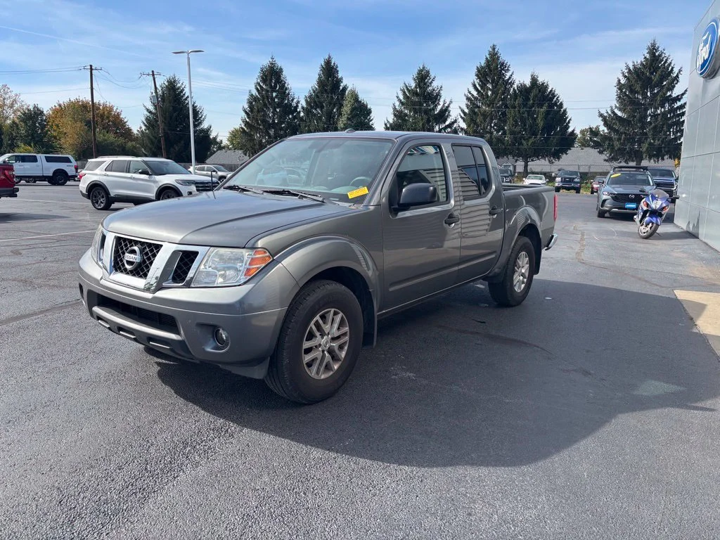 Used 2018 Gray Nissan SV image 9