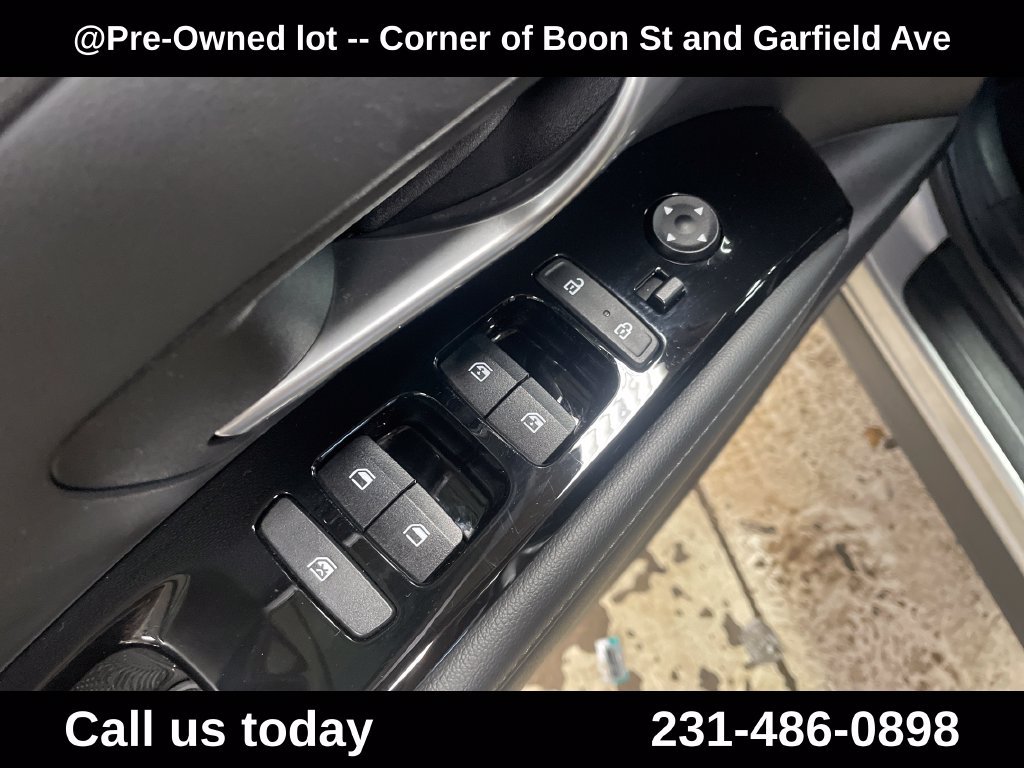 Used 2022 Silver Hyundai Limited image 14
