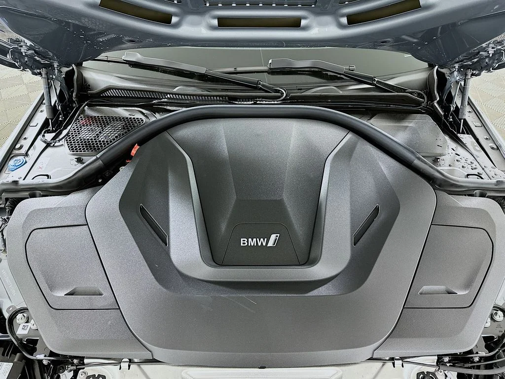 New 2026 Gray Metallic BMW xDrive40 image 31