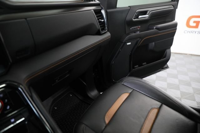 Used 2022 Black GMC AT4 image 17