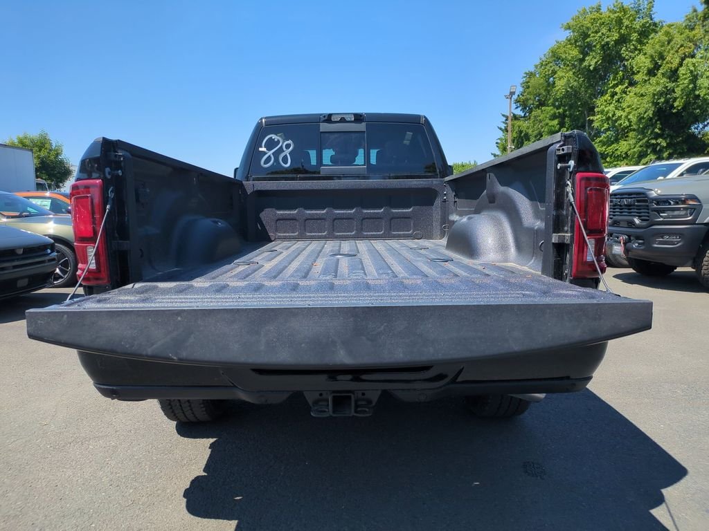 New 2026 Diamond Black Crystal Pearl-Coat Exterior Paint RAM Laramie image 10
