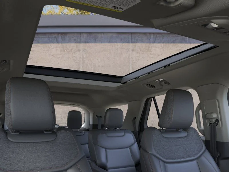 New 2026 Star White Metallic Tri-Coat Ford Active image 24