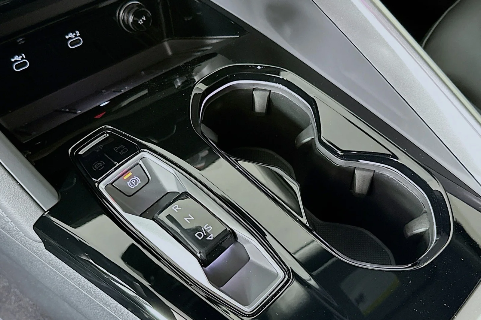 New 2026 Glacier White Metallic Audi Premium image 7