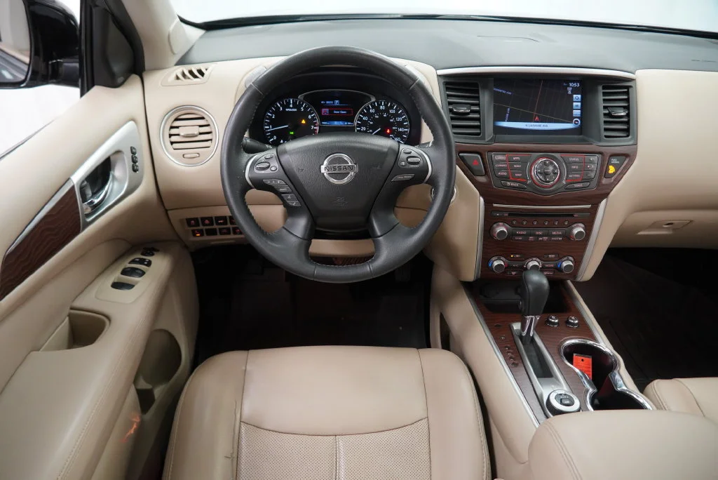 Used 2017 Gun Metallic Nissan Platinum image 23