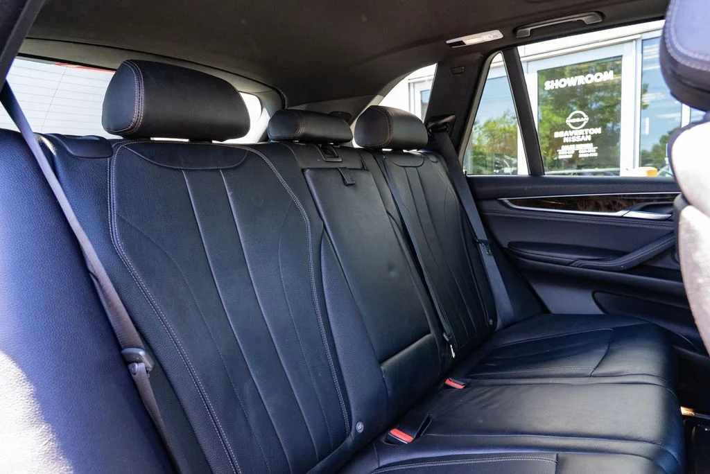 Used 2018 Gray BMW xDrive35d image 27