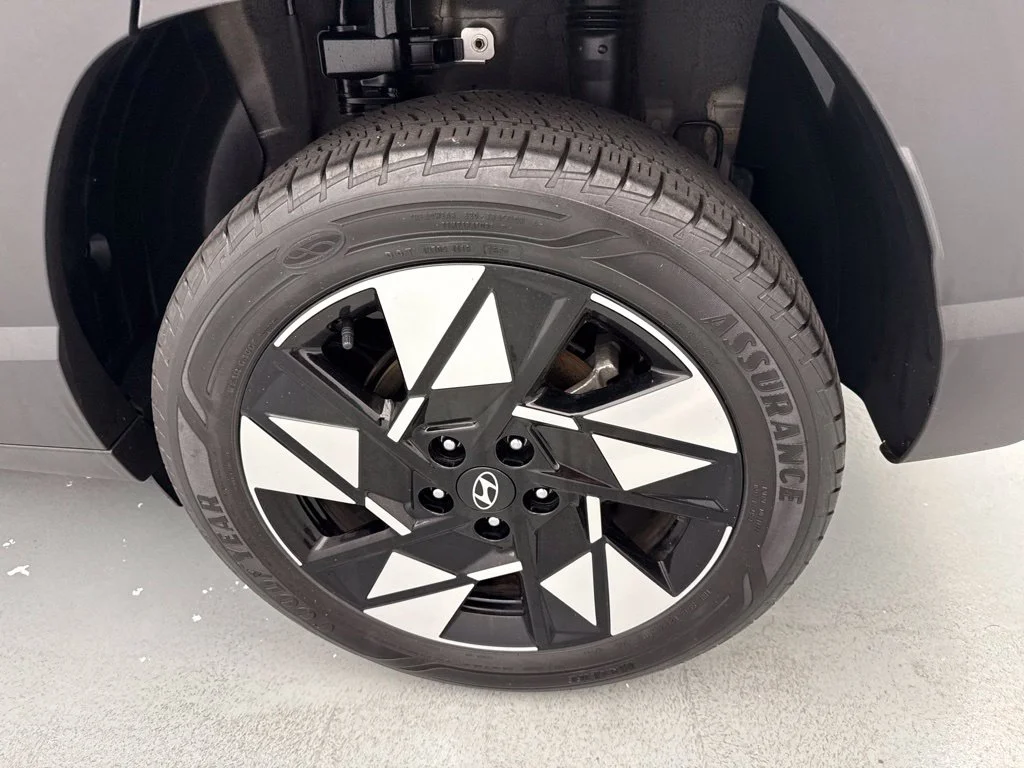 2024 Hyundai Kona SEL SUV Slide 4