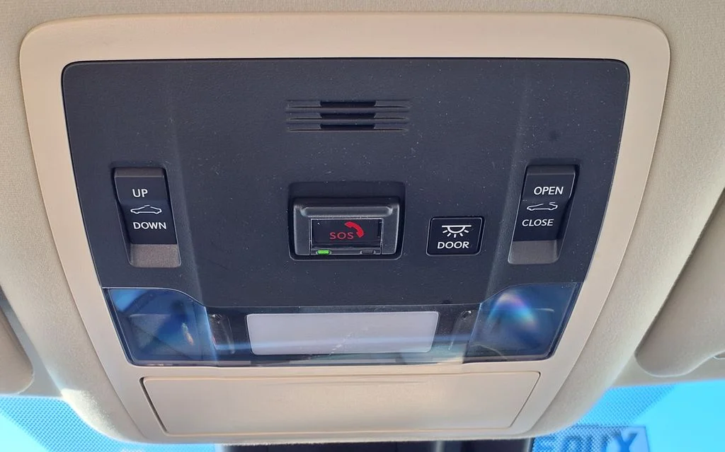 Used 2021 White Lexus 350 image 24
