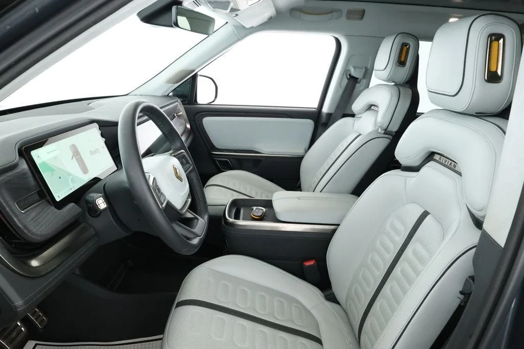 Used 2024 El Cap Granite Rivian Adventure Dual Motor Standard Pack w/ Ocean Coast Interior image 20