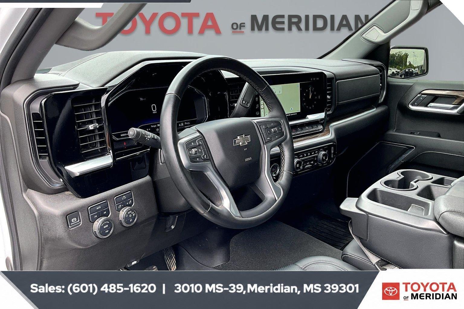 Used 2024 Summit White Chevrolet RST image 12
