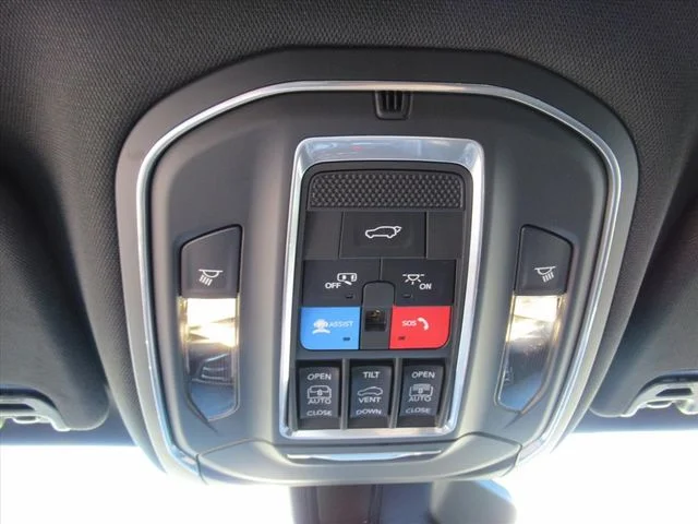 New 2026 High Gloss Black Exterior Paint Jeep Limited Reserve image 27