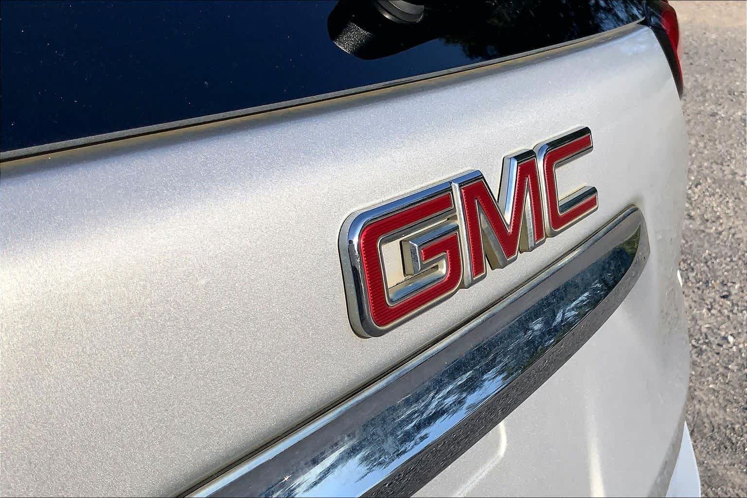 Used 2018 Quicksilver Metallic GMC SLT image 32