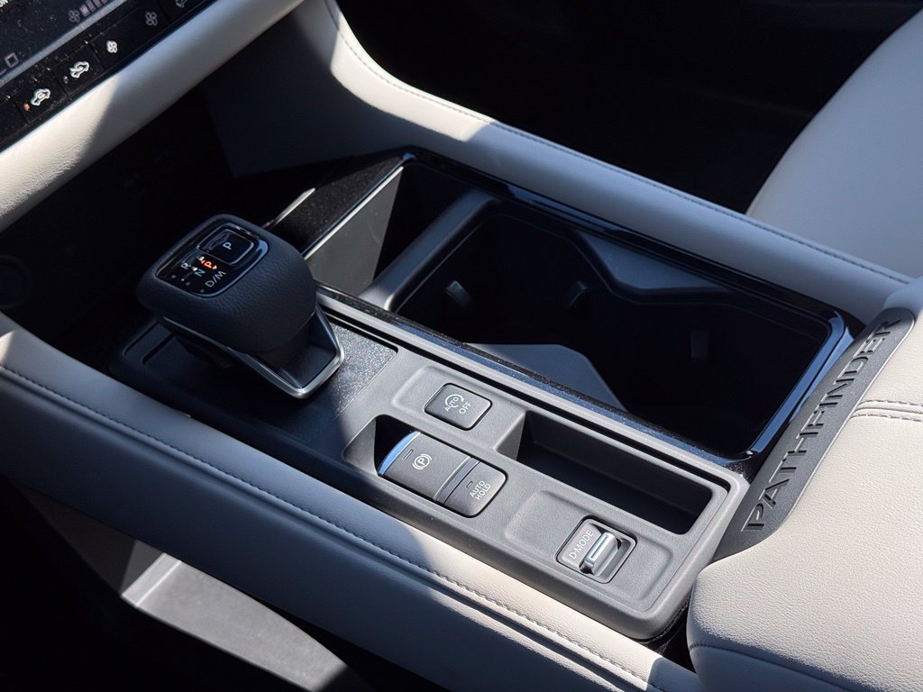 New 2026 White Nissan SL image 30