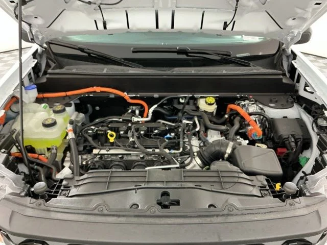 New 2026 Oxford White Ford XLT image 30