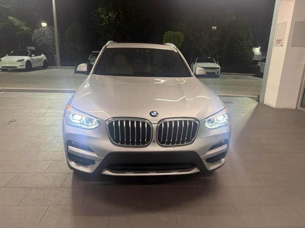 Used 2021 Silver BMW sDrive30i image 2