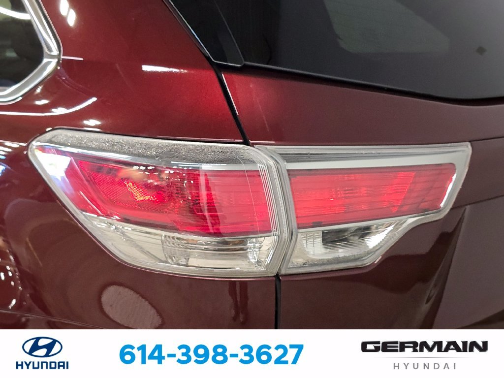 Used 2016 Red Toyota Limited image 16