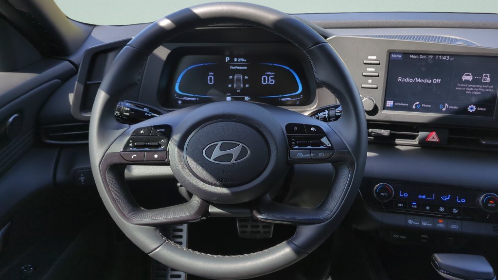 Certified Used 2025 Red Hyundai SEL Sport image 11