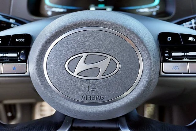 Used 2026 Gray Hyundai SEL Sport image 31