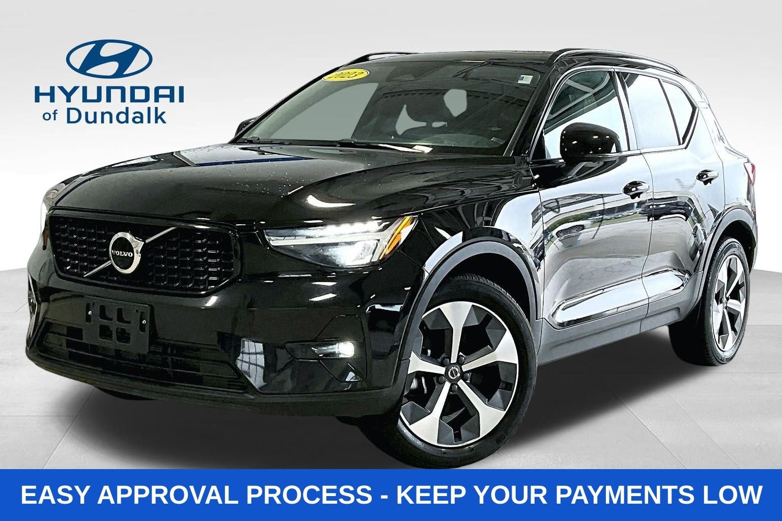 2023 Volvo XC40 B5 Ultimate Dark AWD's photo