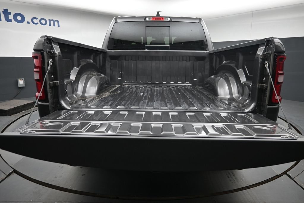 New 2026 Granite Crystal Metallic Clear-Coat Exterior Paint RAM Big Horn/Lone Star image 12