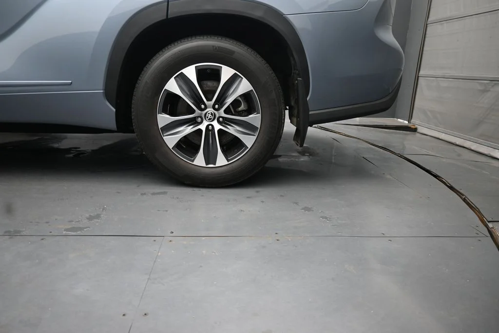 Used 2023  Toyota XLE image 14