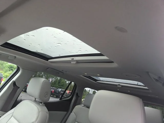 Used 2019 White GMC SLT-2 image 24