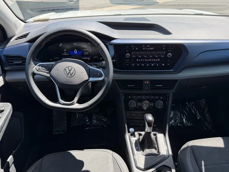 Used 2024 White Volkswagen SE image 13