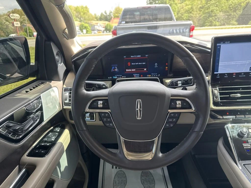 Used 2024 Blue Lincoln Reserve image 14