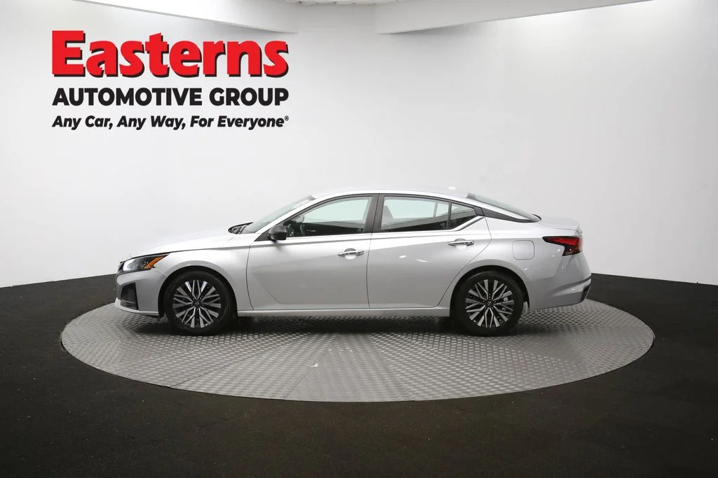 Used 2023 Silver Nissan 2.5 SR image 60