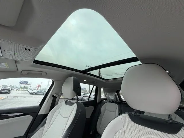 New 2026 Deep Black Pearl Volkswagen 2.0T SE image 13