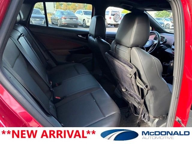 Used 2022 Red Volkswagen Pro S image 10