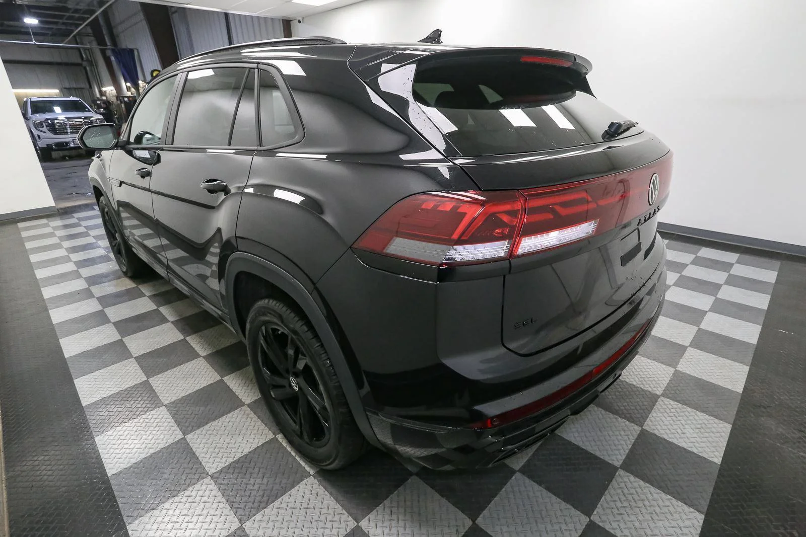 New 2026 Deep Black Pearl Volkswagen 2.0T SEL R-Line Black image 10