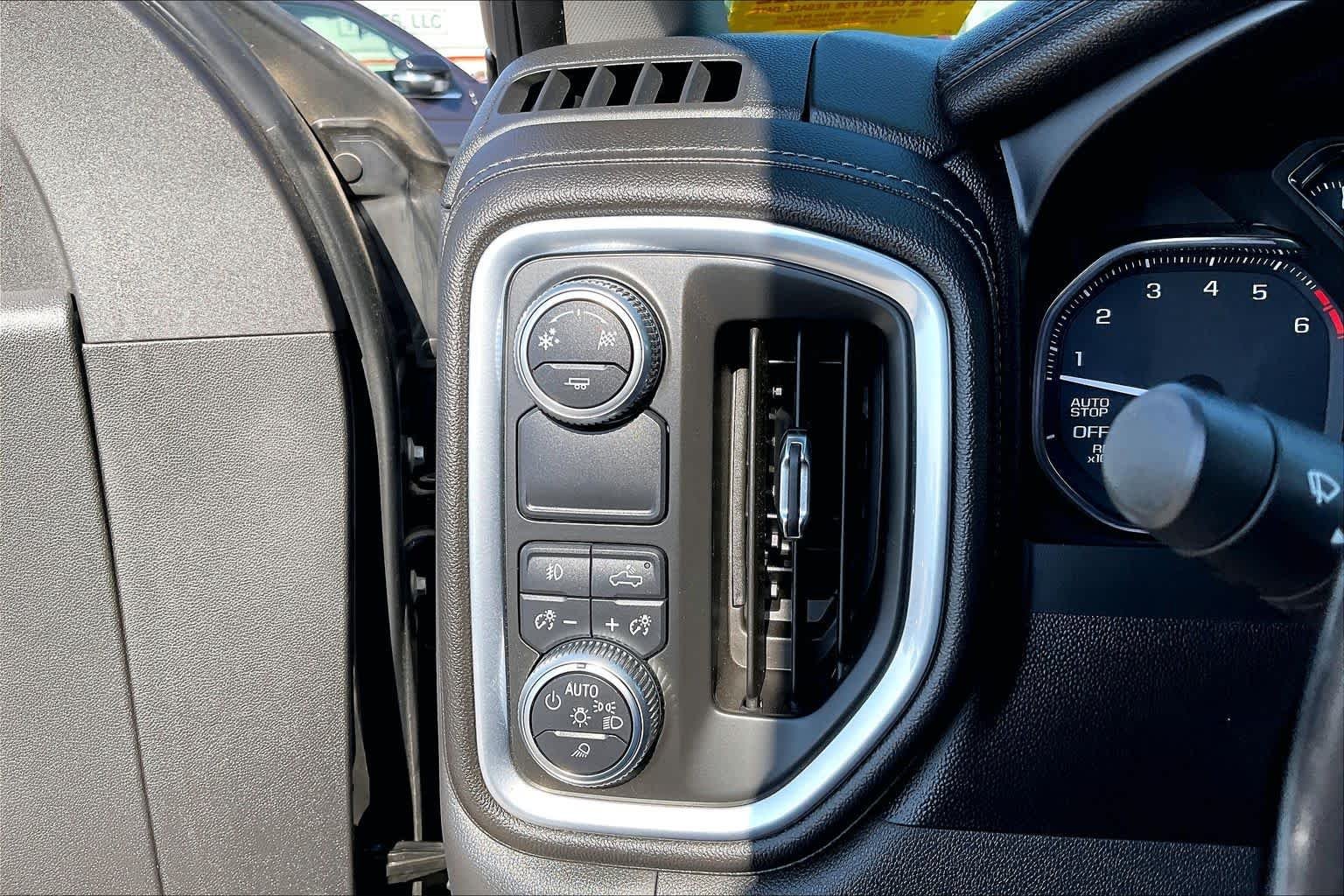 Used 2019 Pacific Blue Metallic GMC SLT image 32