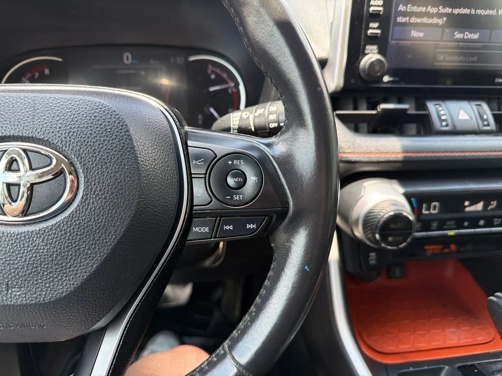 Used 2020  Toyota Adventure image 20