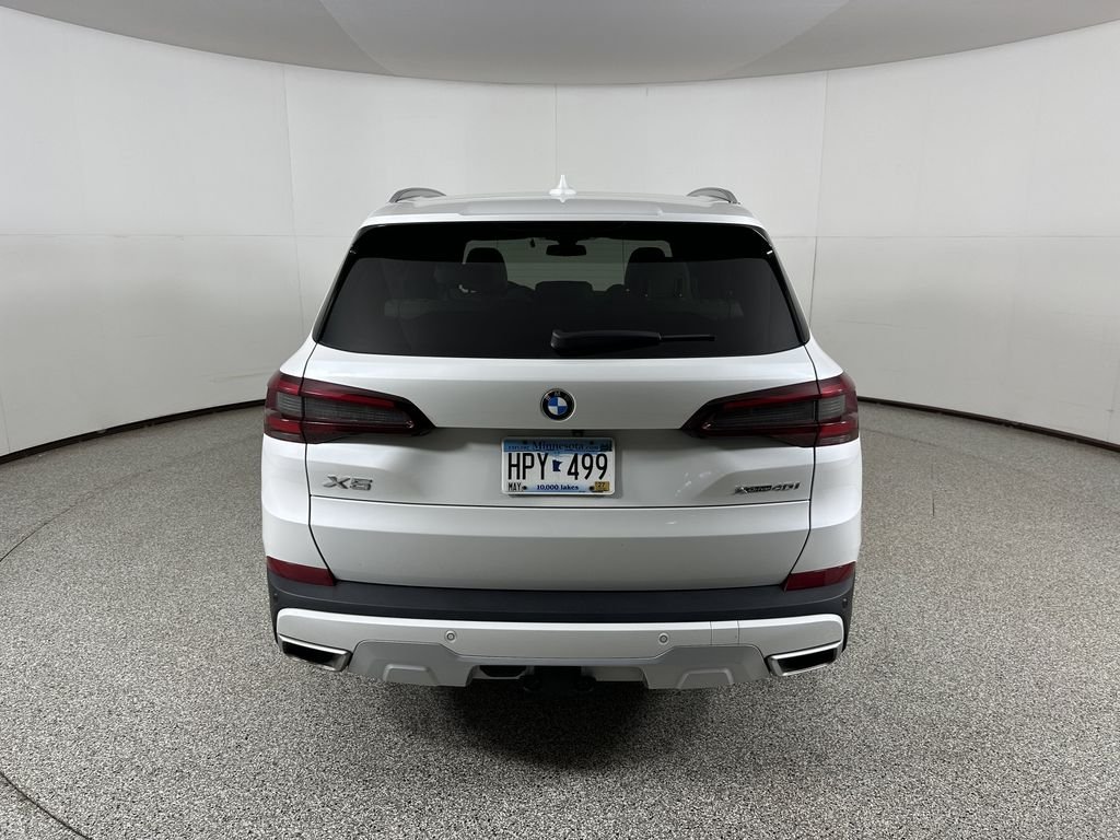 Used 2021 White BMW xDrive40i image 7