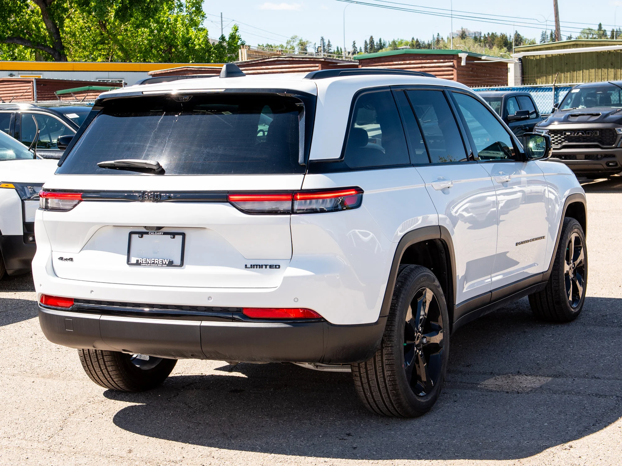 New 2025 White Jeep Limited* image 5