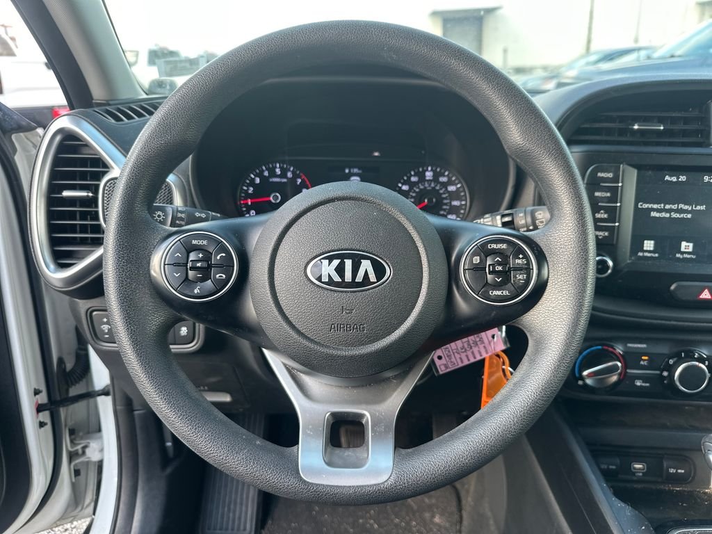 Used 2021 White Kia S image 13