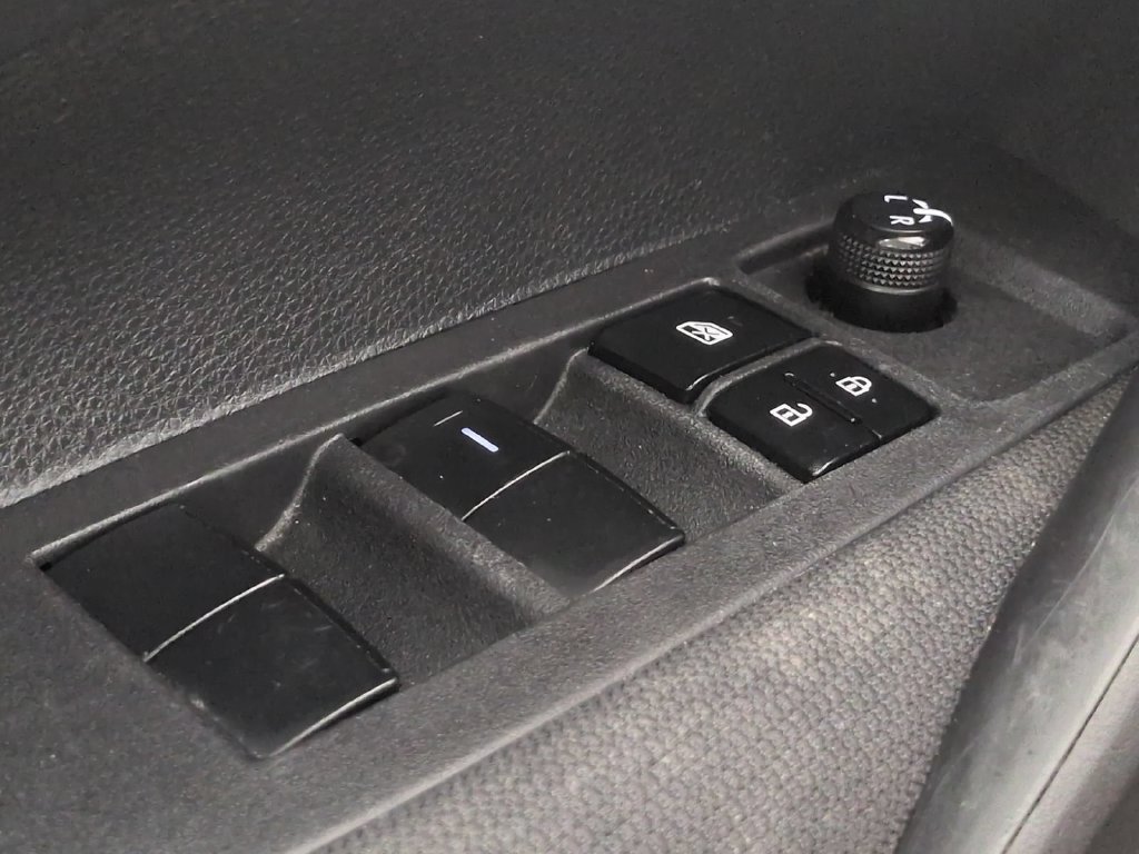 2024 Toyota Corolla LE - Photo 39