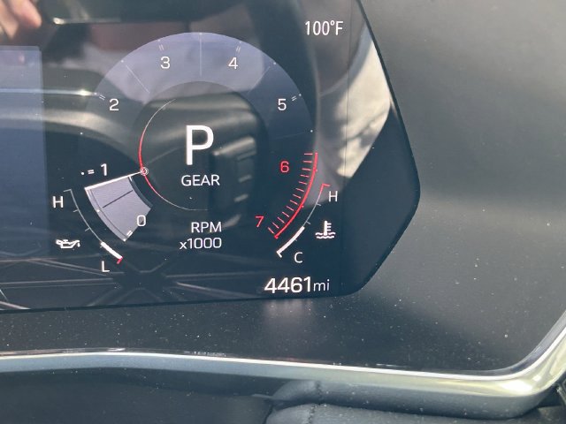 Used 2024 Summit White GMC Elevation image 34