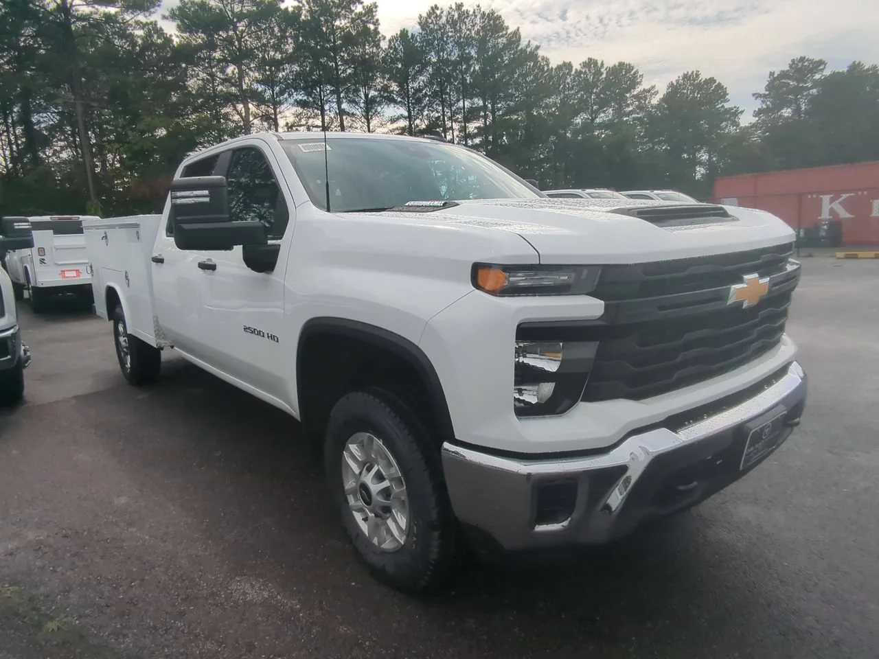 New 2026 Summit White Chevrolet WT image 2