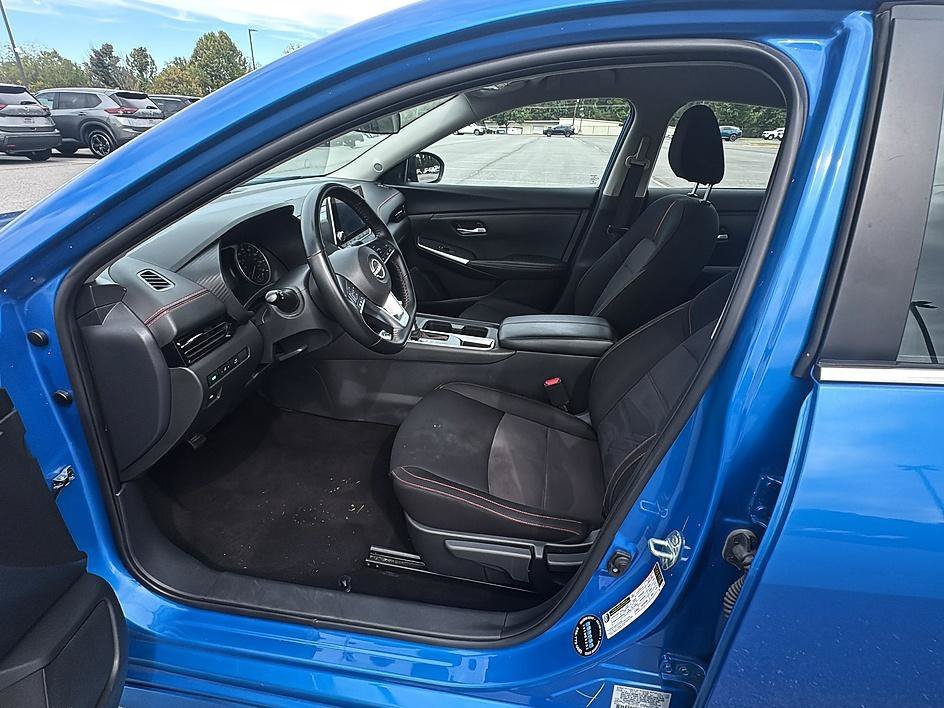 Used 2025 Electric Blue Metallic Nissan SR image 32
