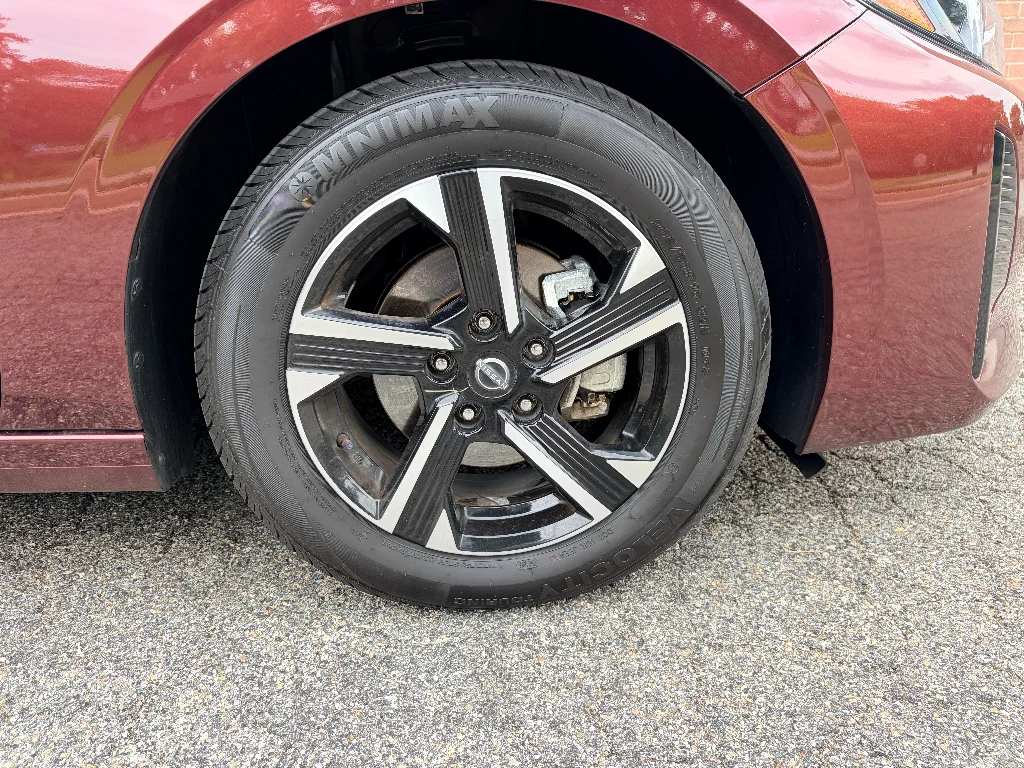 Used 2024 Rosewood Metallic Nissan SV image 9