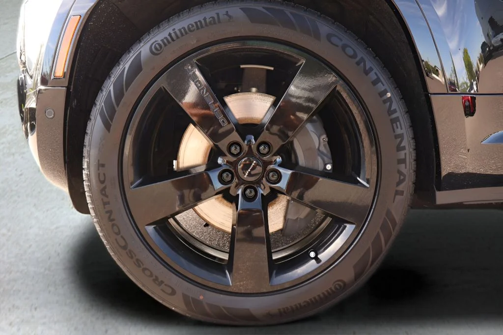 New 2026 Santorini Black Land Rover X-Dynamic SE image 9