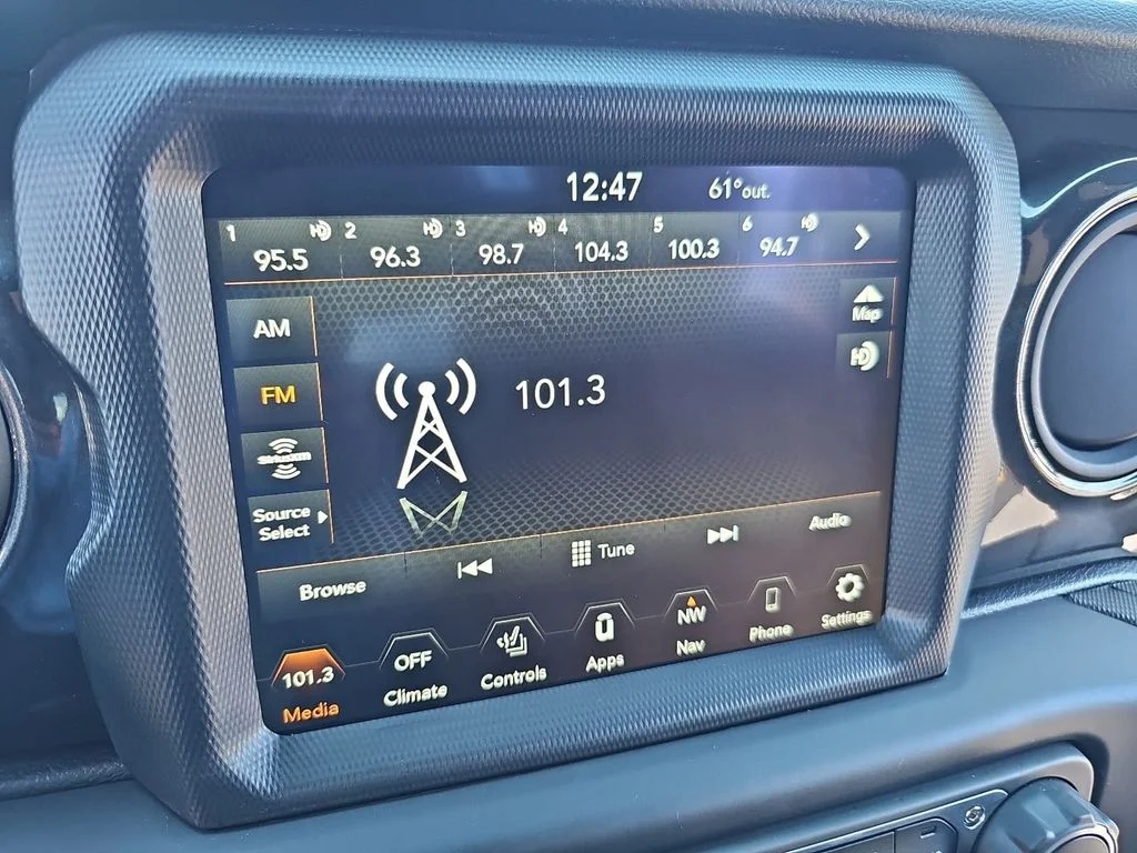 Used 2022 Black Jeep Unlimited Sport Altitude image 21
