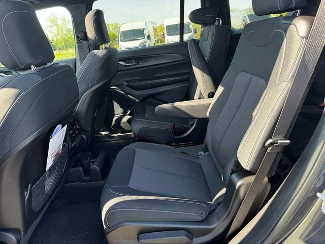 Used 2024 Gray Jeep Laredo image 21