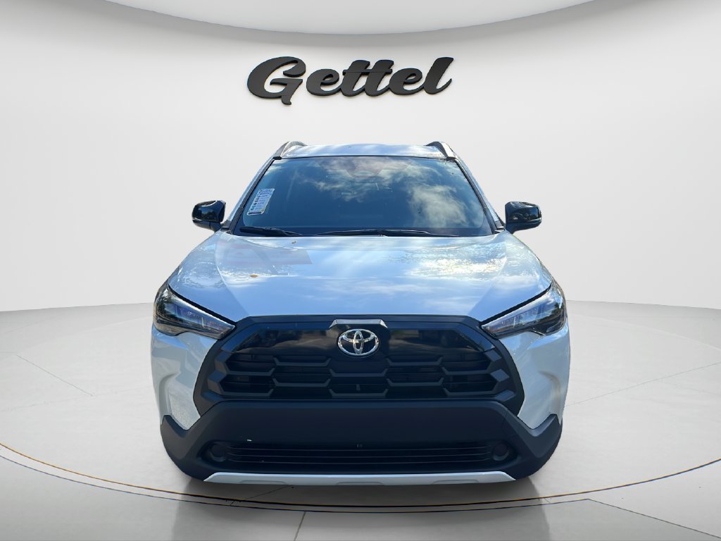 New 2026 Wind Chill Pearl <sup>1</sup> Toyota  LE image 2
