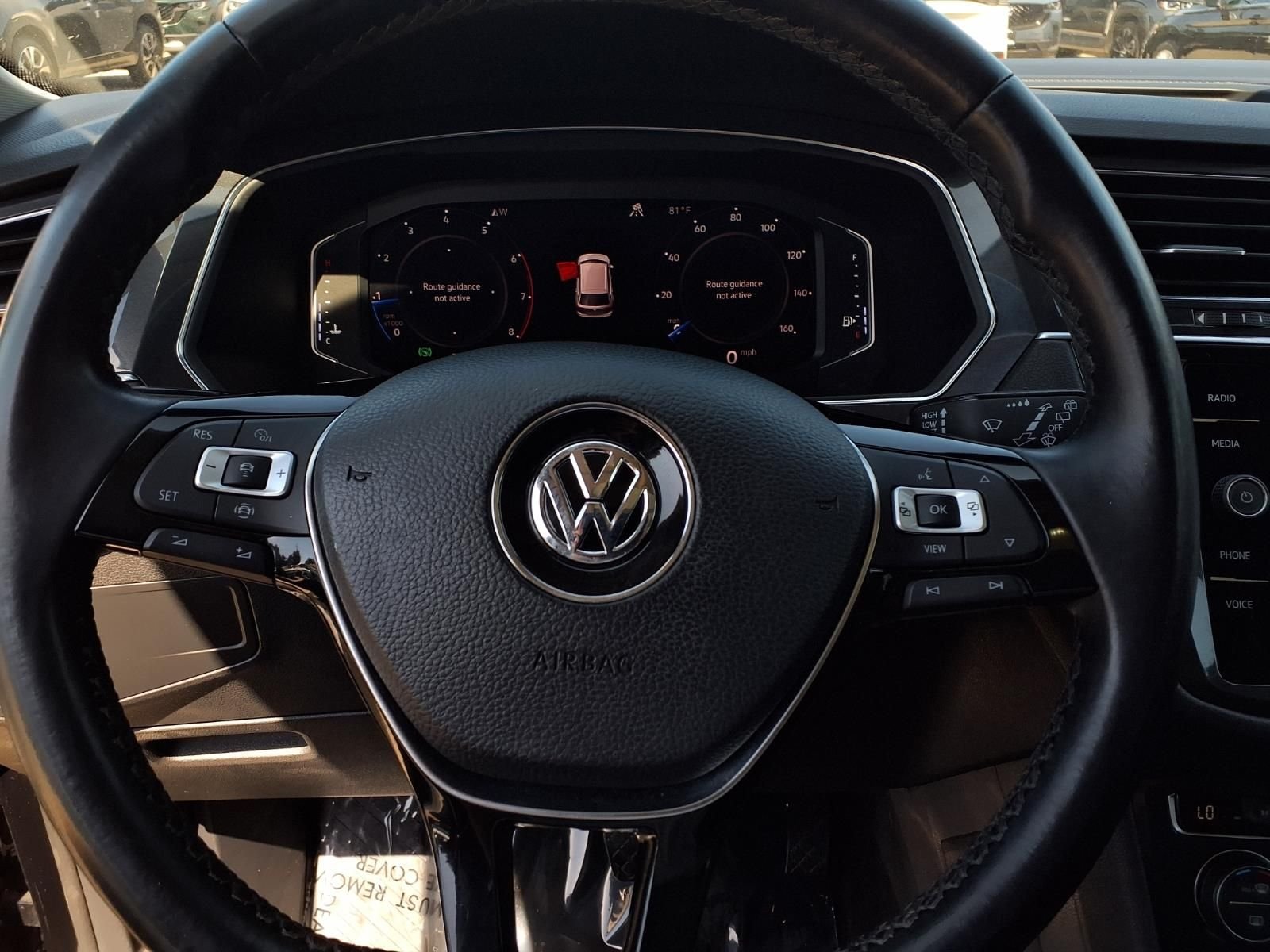 Used 2019 Black Volkswagen 2.0T SEL Premium image 13